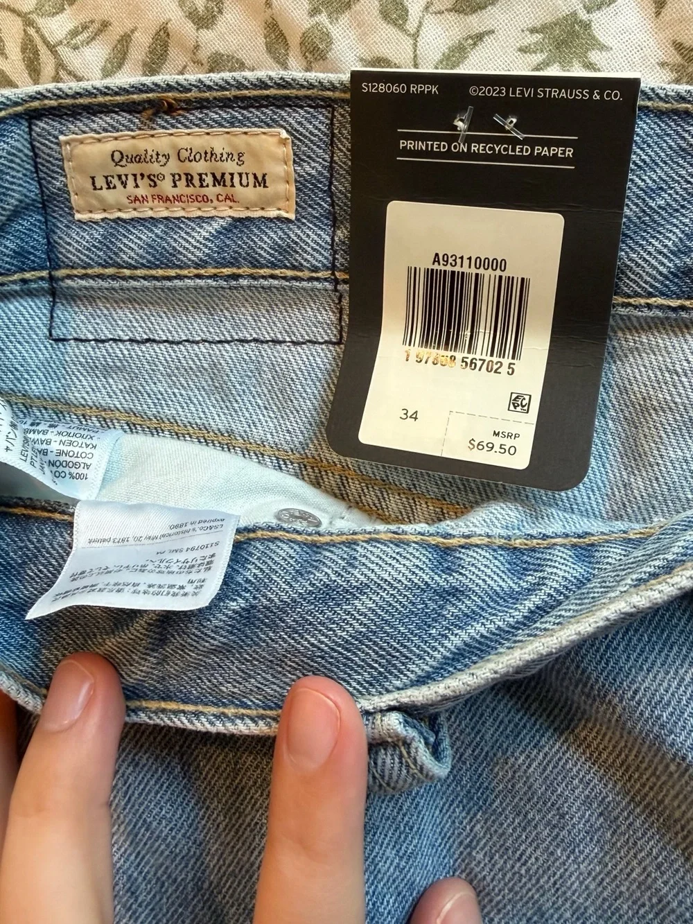 Levi's Light Wash High Rise Baggy Denim Shorts NWT 34